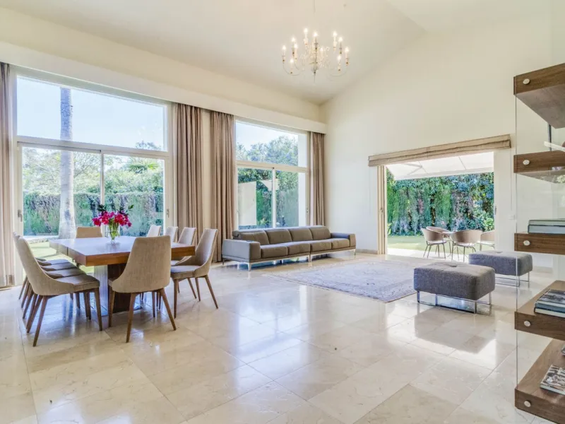 Beautiful beach-side villa on 1 level for sale in Casasola - Guadalmina Baja - Marbella