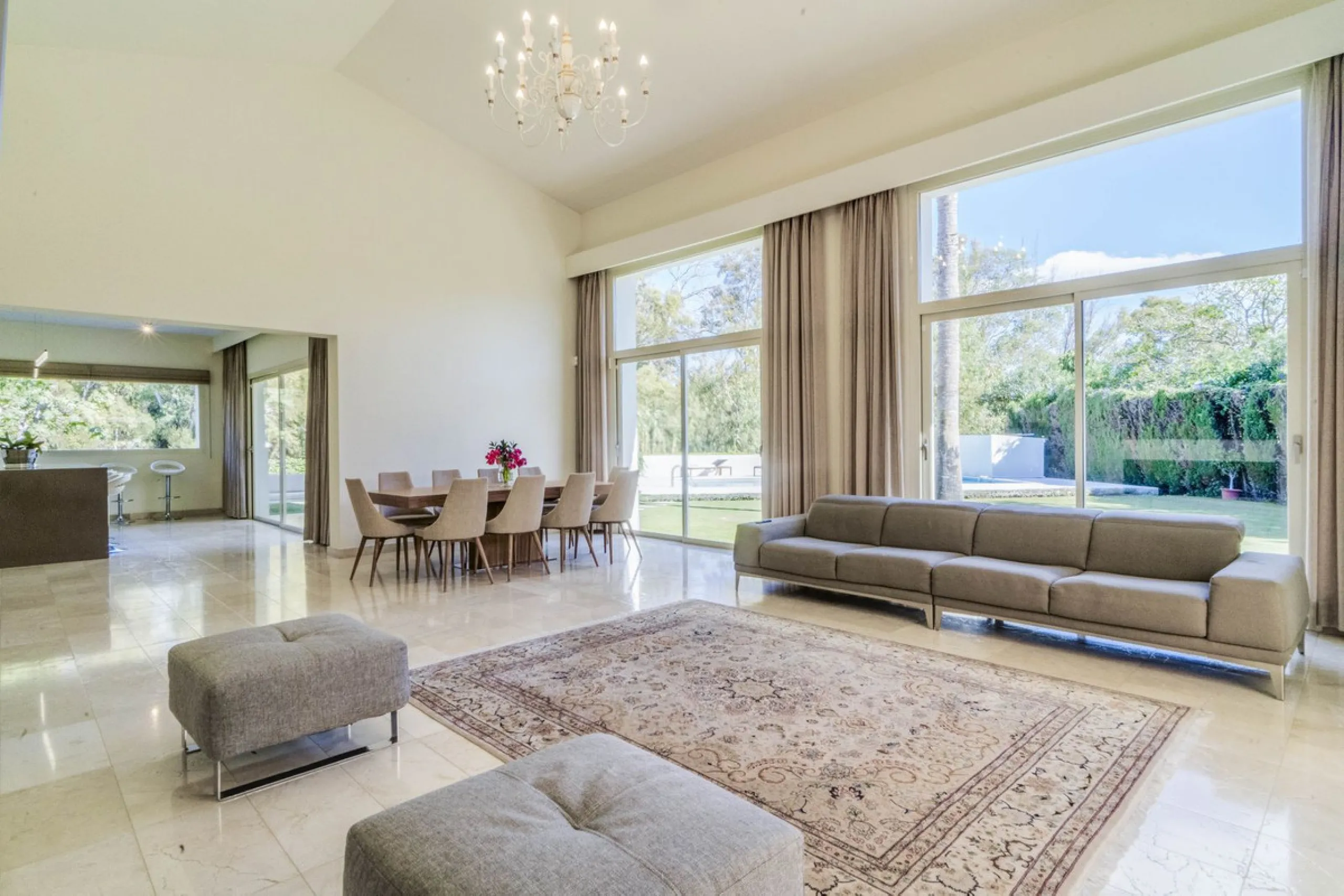 Beautiful beach-side villa on 1 level for sale in Casasola - Guadalmina Baja - Marbella