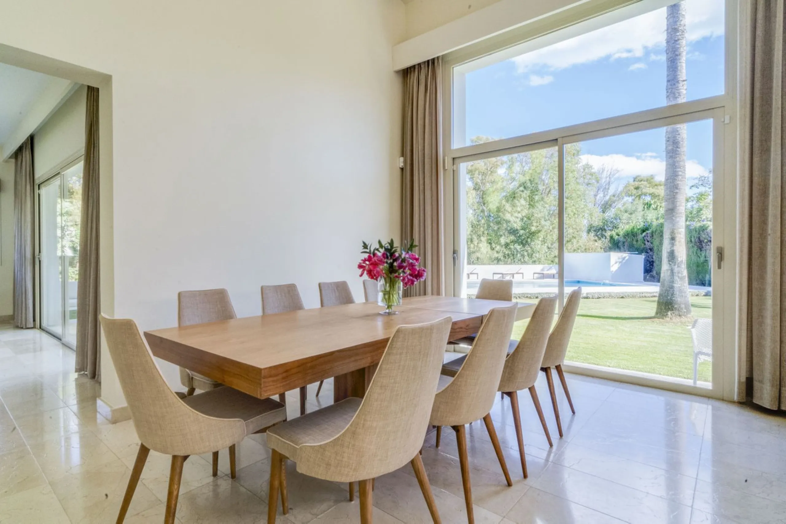 Beautiful beach-side villa on 1 level for sale in Casasola - Guadalmina Baja - Marbella