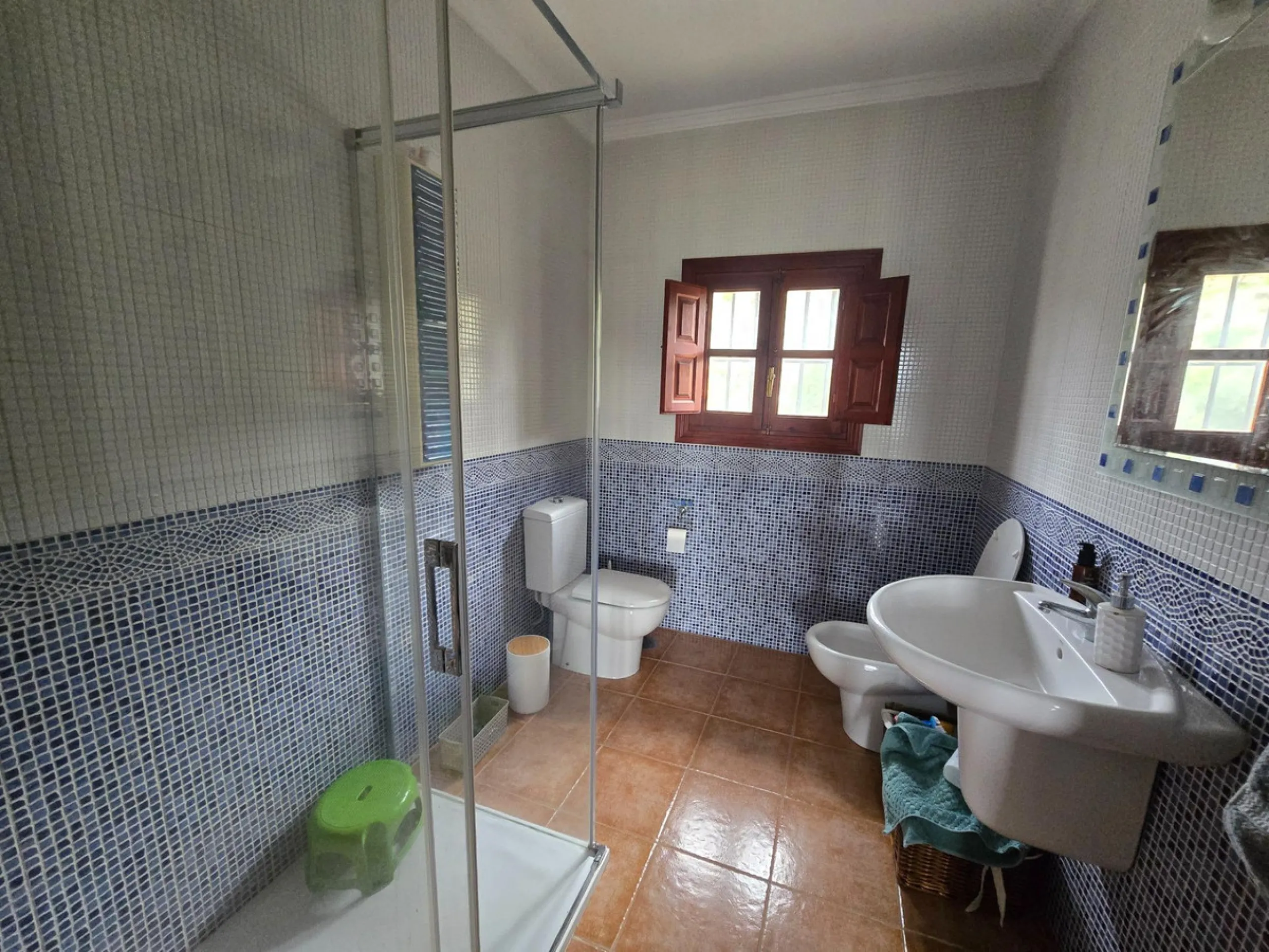 House - Finca - Cortijo в продаже в Cártama, Málaga. В доме 5 спален и 1 ванных комнат. Площадь дома 253 м². Площадь участка 8000 м²