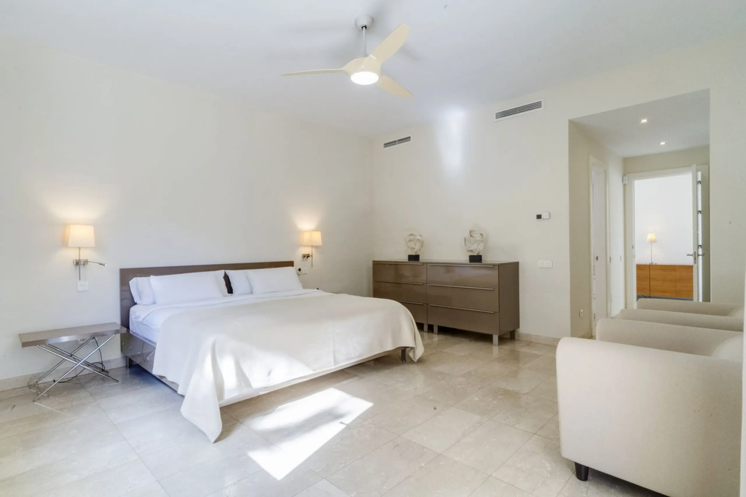 Beautiful beach-side villa on 1 level for sale in Casasola - Guadalmina Baja - Marbella