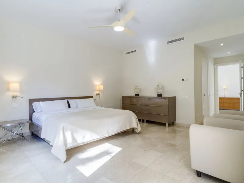Beautiful beach-side villa on 1 level for sale in Casasola - Guadalmina Baja - Marbella