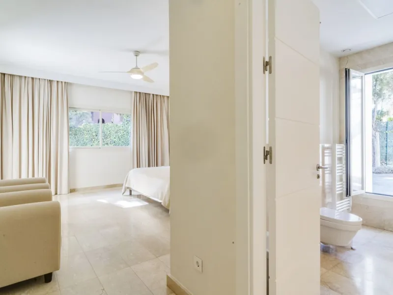 Beautiful beach-side villa on 1 level for sale in Casasola - Guadalmina Baja - Marbella