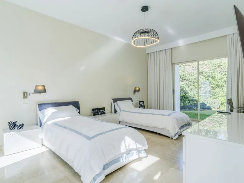 Beautiful beach-side villa on 1 level for sale in Casasola - Guadalmina Baja - Marbella