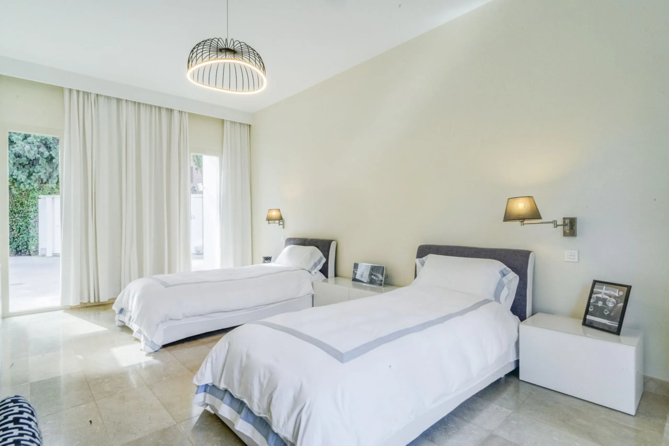 Beautiful beach-side villa on 1 level for sale in Casasola - Guadalmina Baja - Marbella