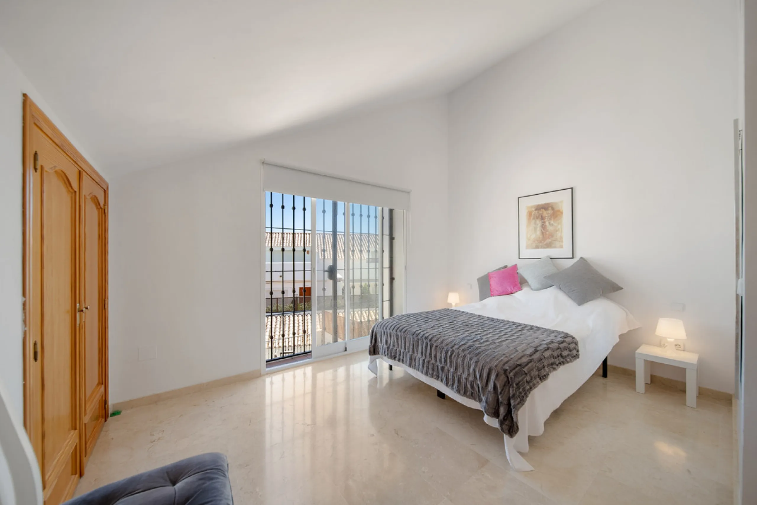 Apartment - Penthouse Duplex в продаже в Marbella, Málaga. В доме 3 спален и 4 ванных комнат. Площадь дома 216 м²