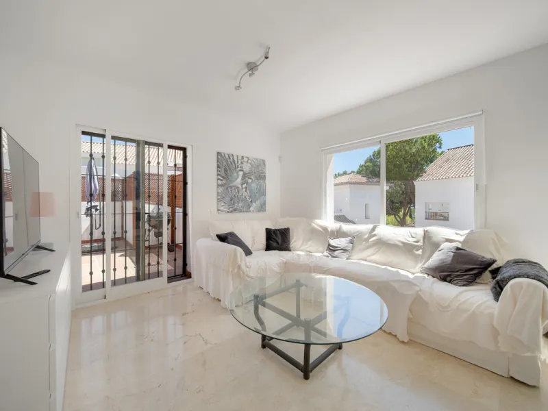 Apartment - Penthouse Duplex в продаже в Marbella, Málaga. В доме 3 спален и 4 ванных комнат. Площадь дома 216 м²