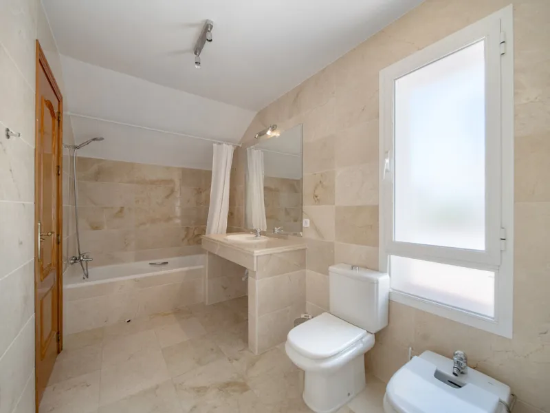 Apartment - Penthouse Duplex в продаже в Marbella, Málaga. В доме 3 спален и 4 ванных комнат. Площадь дома 216 м²