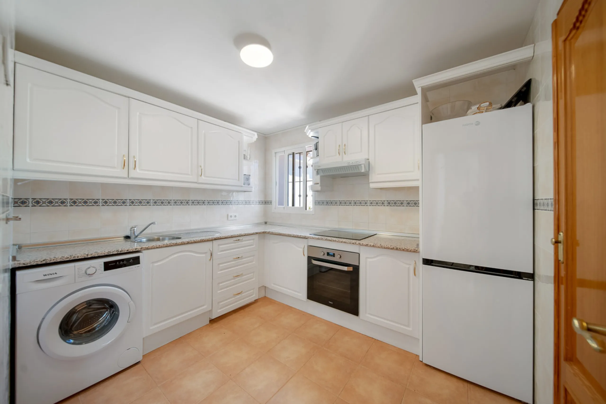 Apartment - Penthouse Duplex в продаже в Marbella, Málaga. В доме 3 спален и 4 ванных комнат. Площадь дома 216 м²