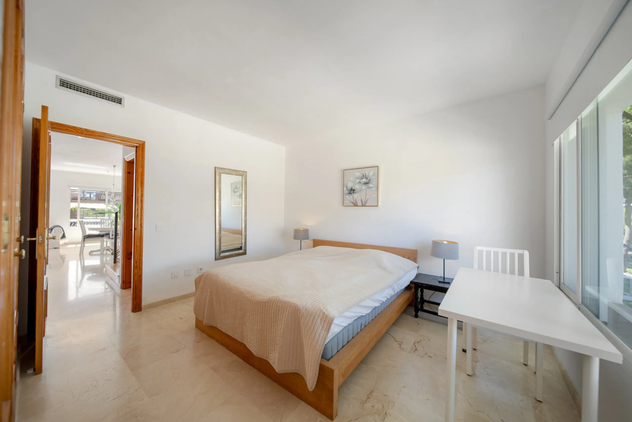 Apartment - Penthouse Duplex в продаже в Marbella, Málaga. В доме 3 спален и 4 ванных комнат. Площадь дома 216 м²