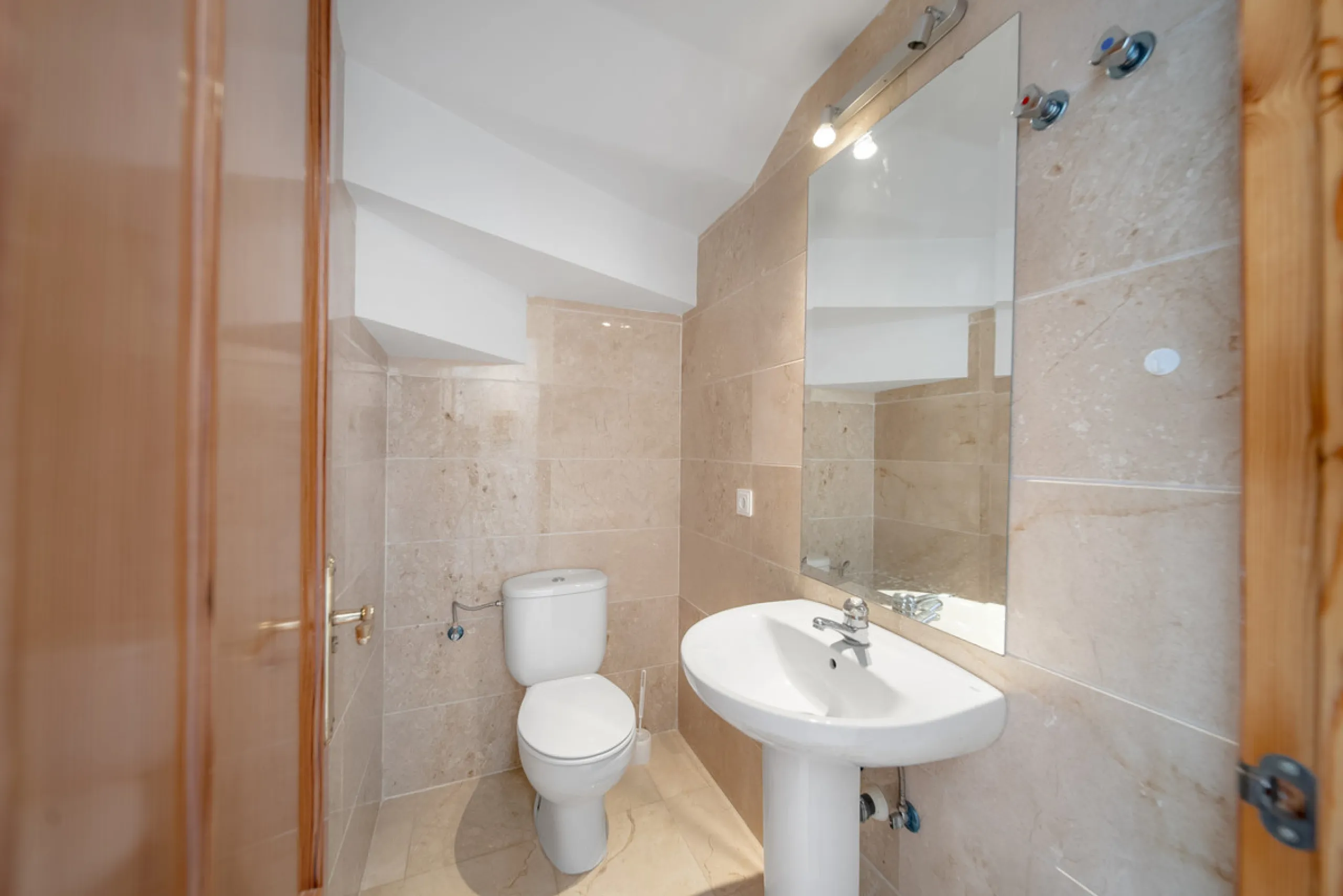 Apartment - Penthouse Duplex в продаже в Marbella, Málaga. В доме 3 спален и 4 ванных комнат. Площадь дома 216 м²