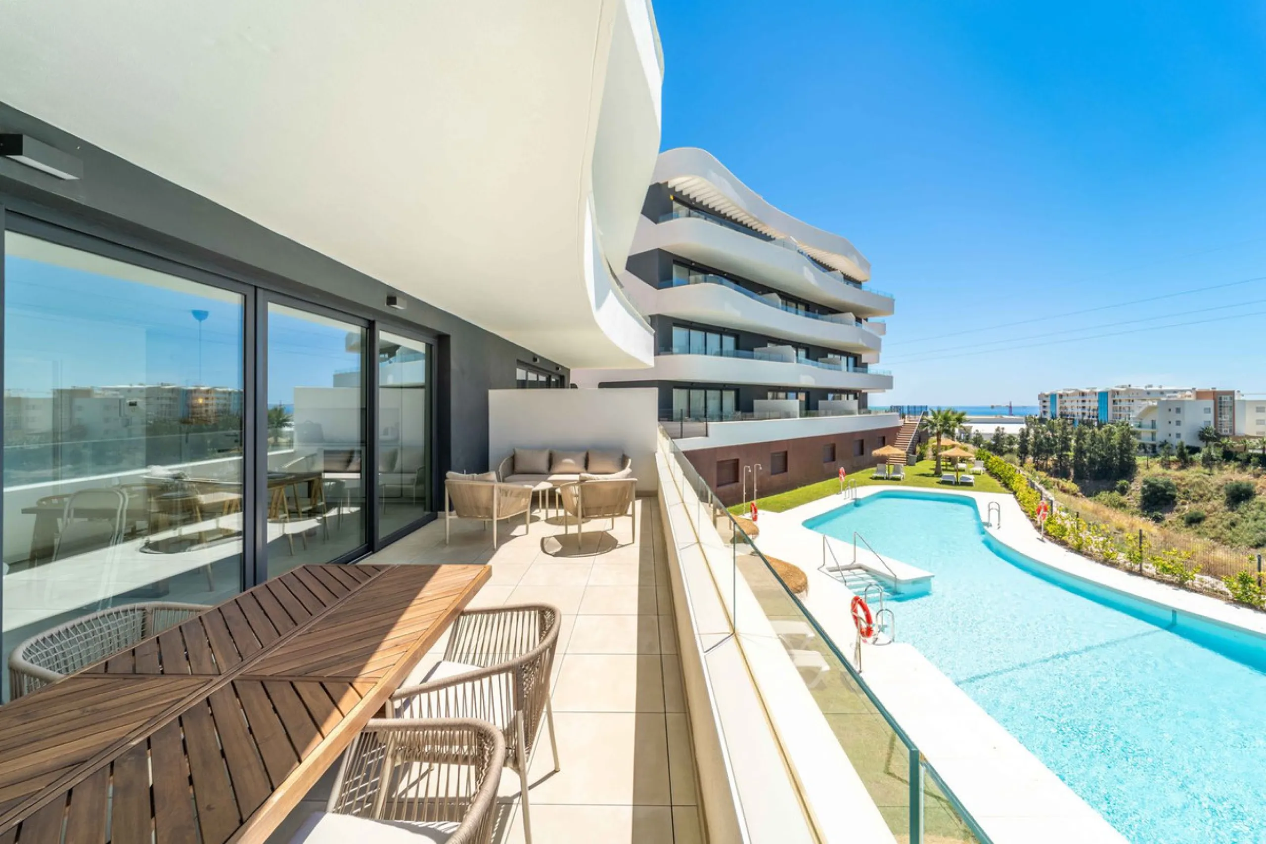 Apartment - Ground Floor Apartment в продаже в Fuengirola, Málaga. В доме 2 спален и 2 ванных комнат. Площадь дома 76 м²