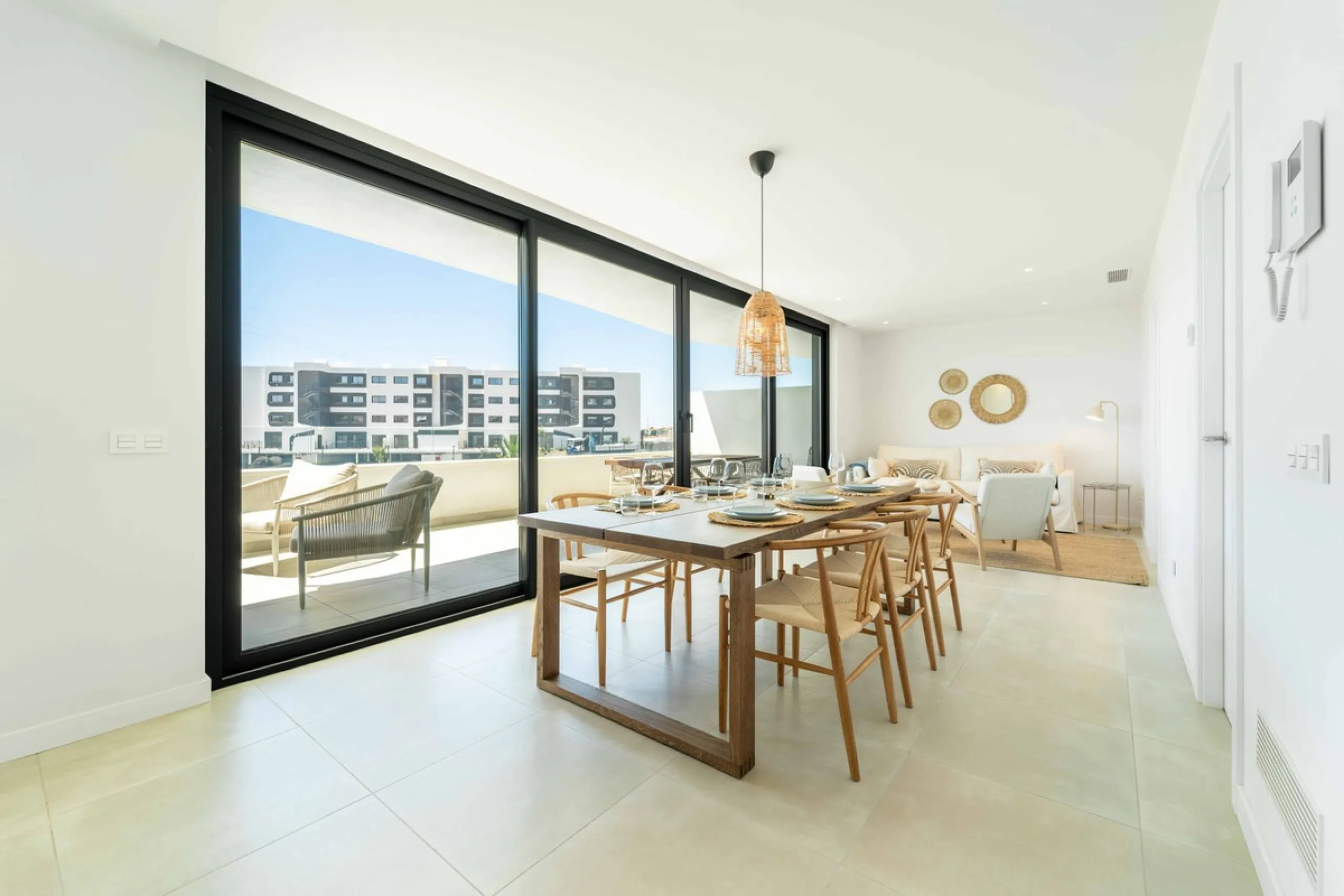 Apartment - Ground Floor Apartment в продаже в Fuengirola, Málaga. В доме 2 спален и 2 ванных комнат. Площадь дома 76 м²
