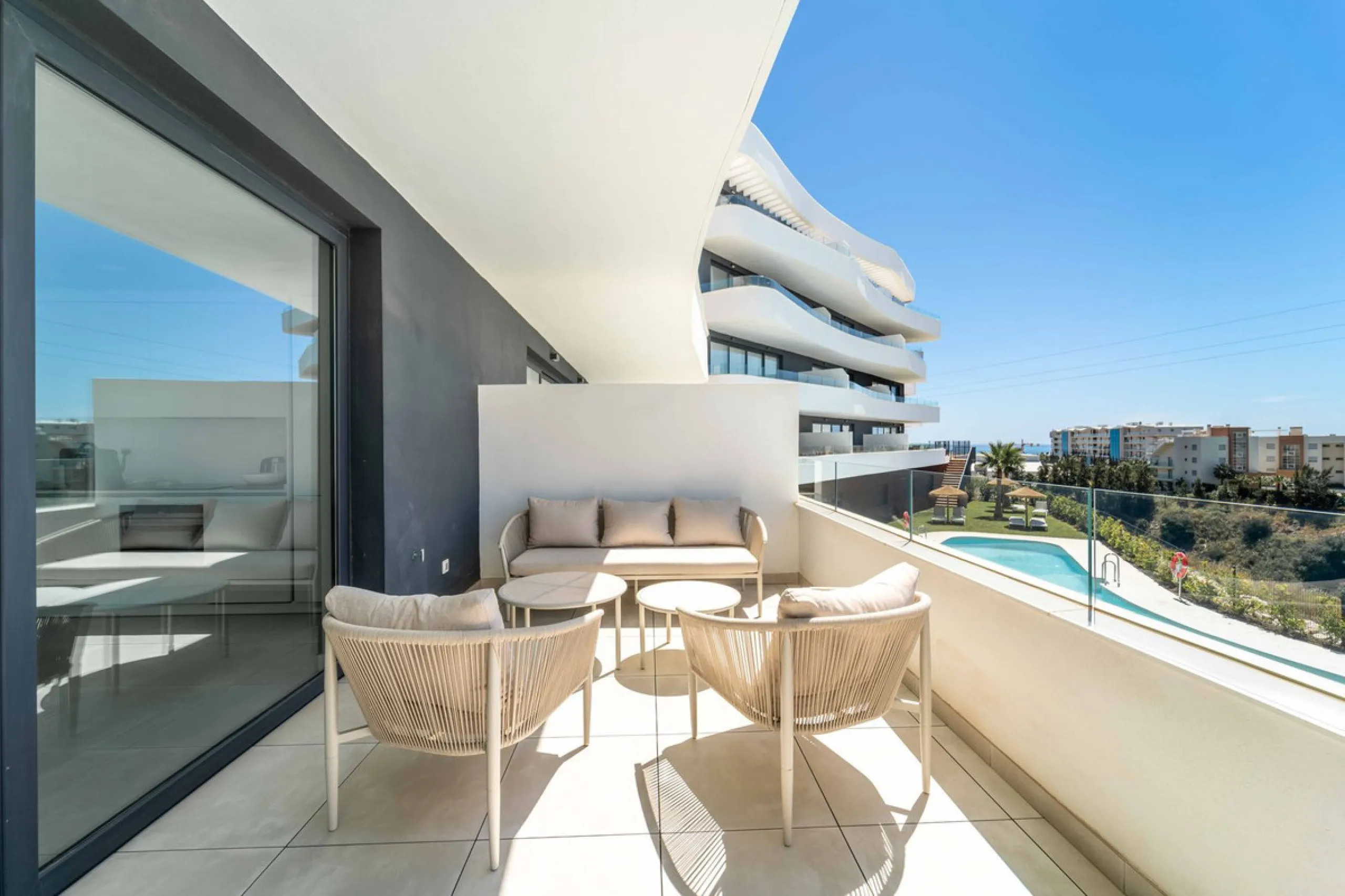 Apartment - Ground Floor Apartment в продаже в Fuengirola, Málaga. В доме 2 спален и 2 ванных комнат. Площадь дома 76 м²