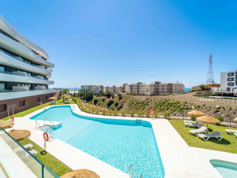 Apartment - Ground Floor Apartment в продаже в Fuengirola, Málaga. В доме 2 спален и 2 ванных комнат. Площадь дома 76 м²