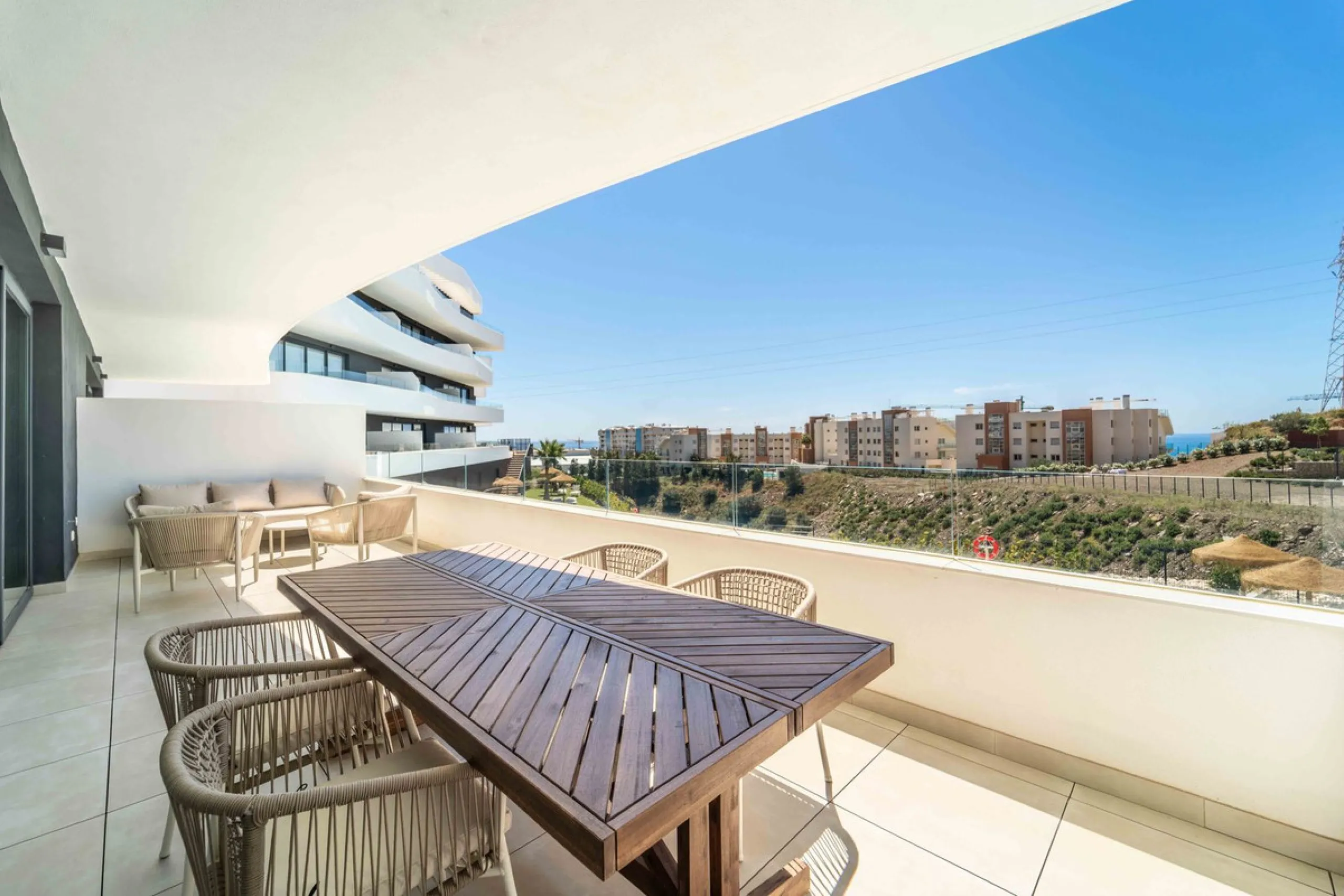 Apartment - Ground Floor Apartment в продаже в Fuengirola, Málaga. В доме 2 спален и 2 ванных комнат. Площадь дома 76 м²