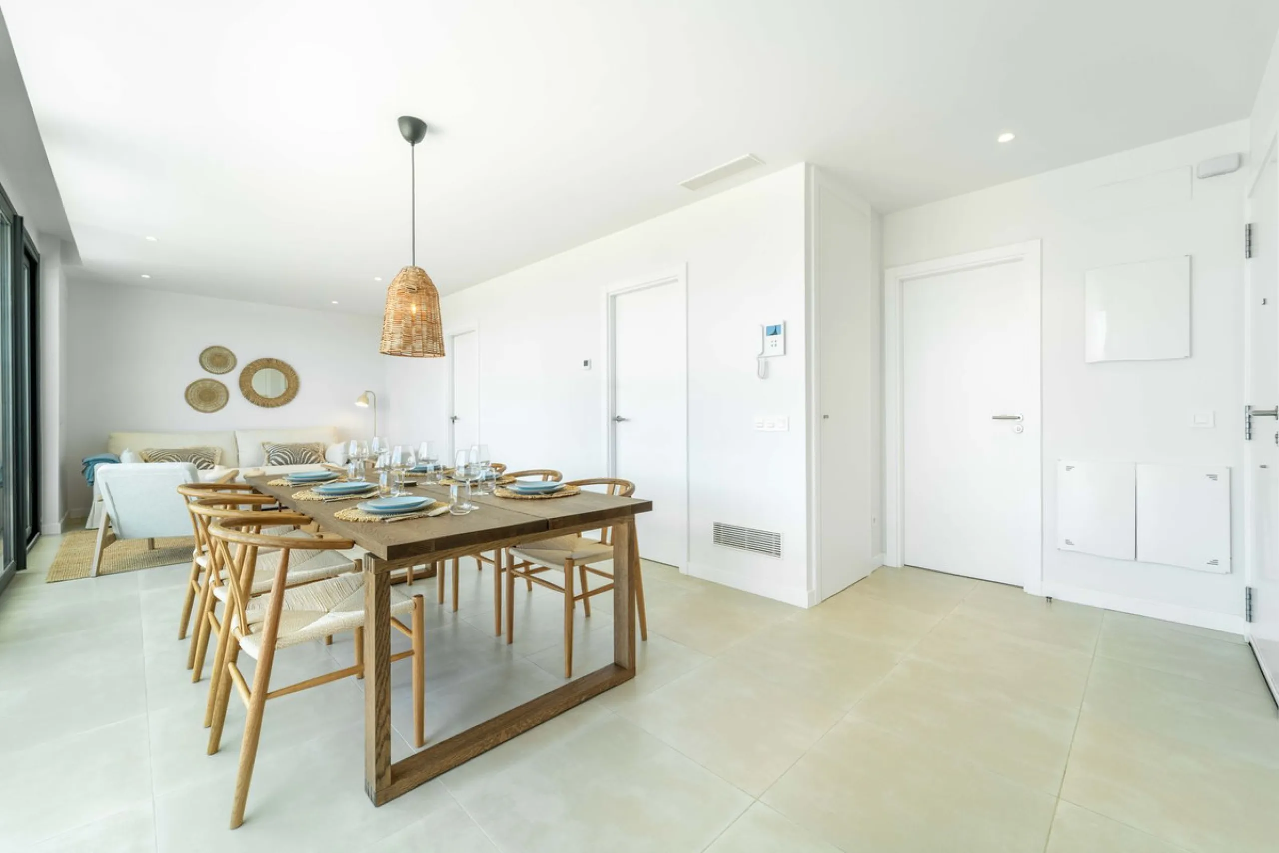 Apartment - Ground Floor Apartment в продаже в Fuengirola, Málaga. В доме 2 спален и 2 ванных комнат. Площадь дома 76 м²