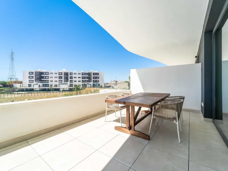 Apartment - Ground Floor Apartment в продаже в Fuengirola, Málaga. В доме 2 спален и 2 ванных комнат. Площадь дома 76 м²