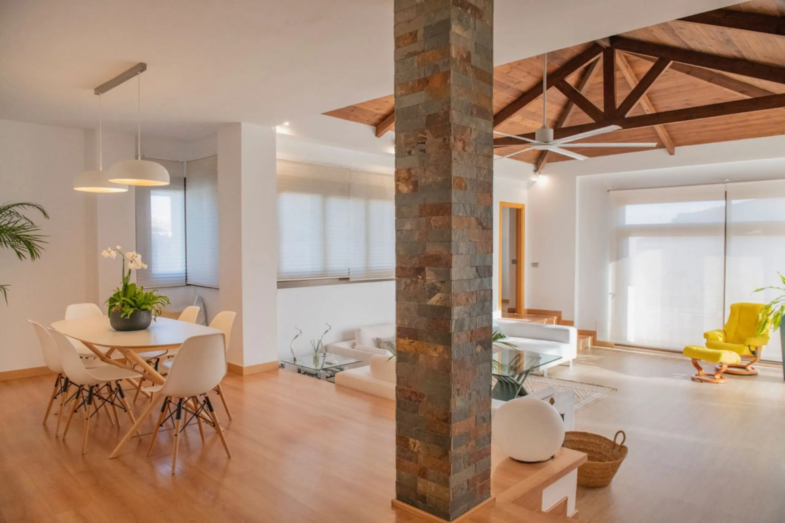 House - Detached Villa в продаже в Benalmadena, Málaga. В доме 4 спален и 4 ванных комнат. Площадь дома 294 м². Площадь участка 847 м²