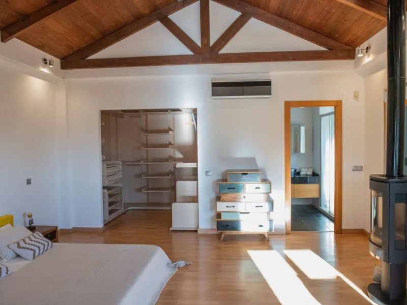House - Detached Villa в продаже в Benalmadena, Málaga. В доме 4 спален и 4 ванных комнат. Площадь дома 294 м². Площадь участка 847 м²