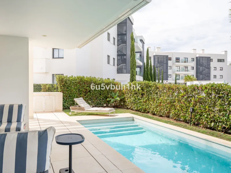 Apartment - Ground Floor Apartment в продаже в Fuengirola, Málaga. В доме 3 спален и 2 ванных комнат. Площадь дома 159 м². Площадь участка 387 м²