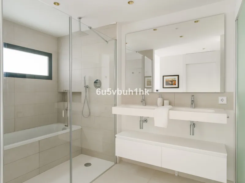Apartment - Ground Floor Apartment в продаже в Fuengirola, Málaga. В доме 3 спален и 2 ванных комнат. Площадь дома 159 м². Площадь участка 387 м²