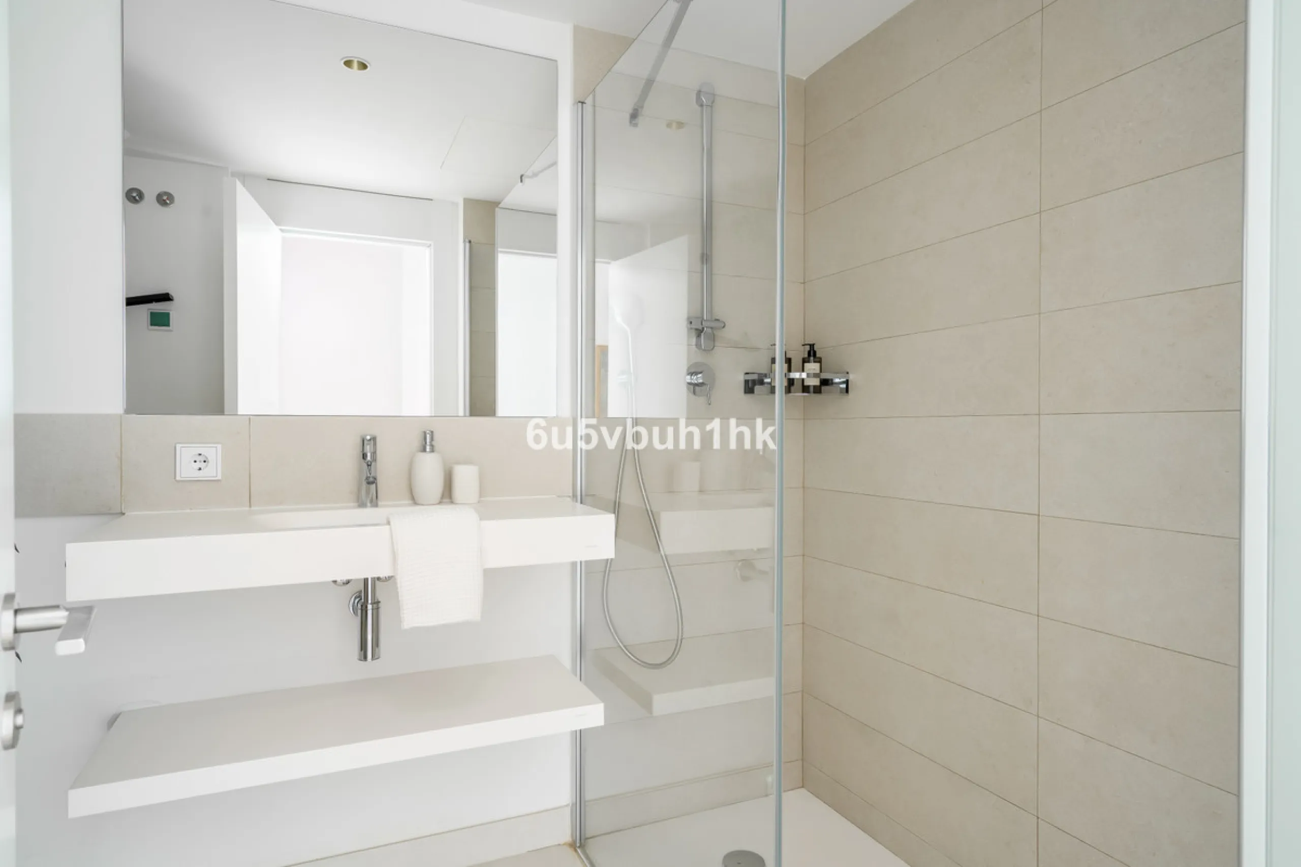 Apartment - Ground Floor Apartment в продаже в Fuengirola, Málaga. В доме 3 спален и 2 ванных комнат. Площадь дома 159 м². Площадь участка 387 м²