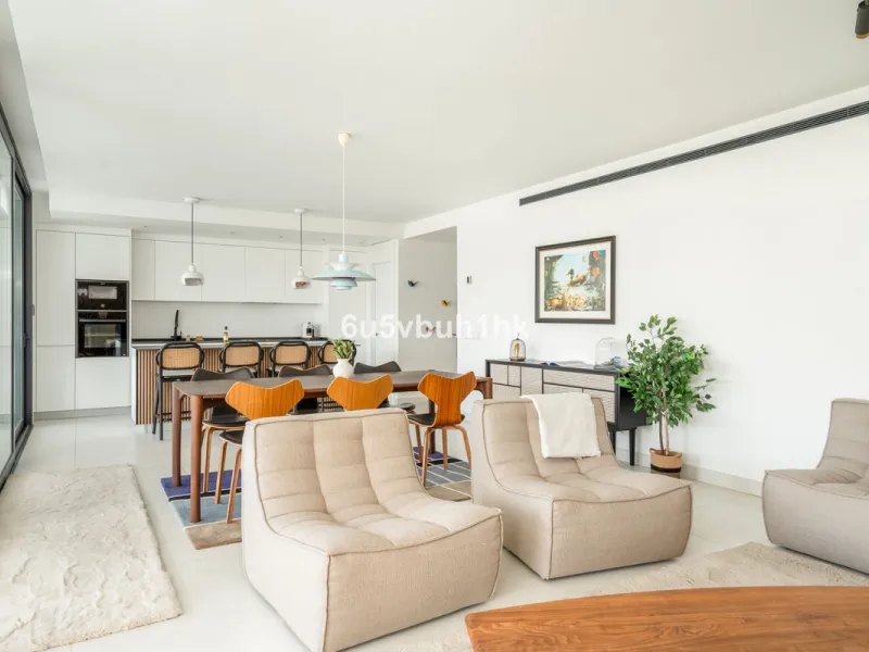 Apartment - Ground Floor Apartment в продаже в Fuengirola, Málaga. В доме 3 спален и 2 ванных комнат. Площадь дома 159 м². Площадь участка 387 м²