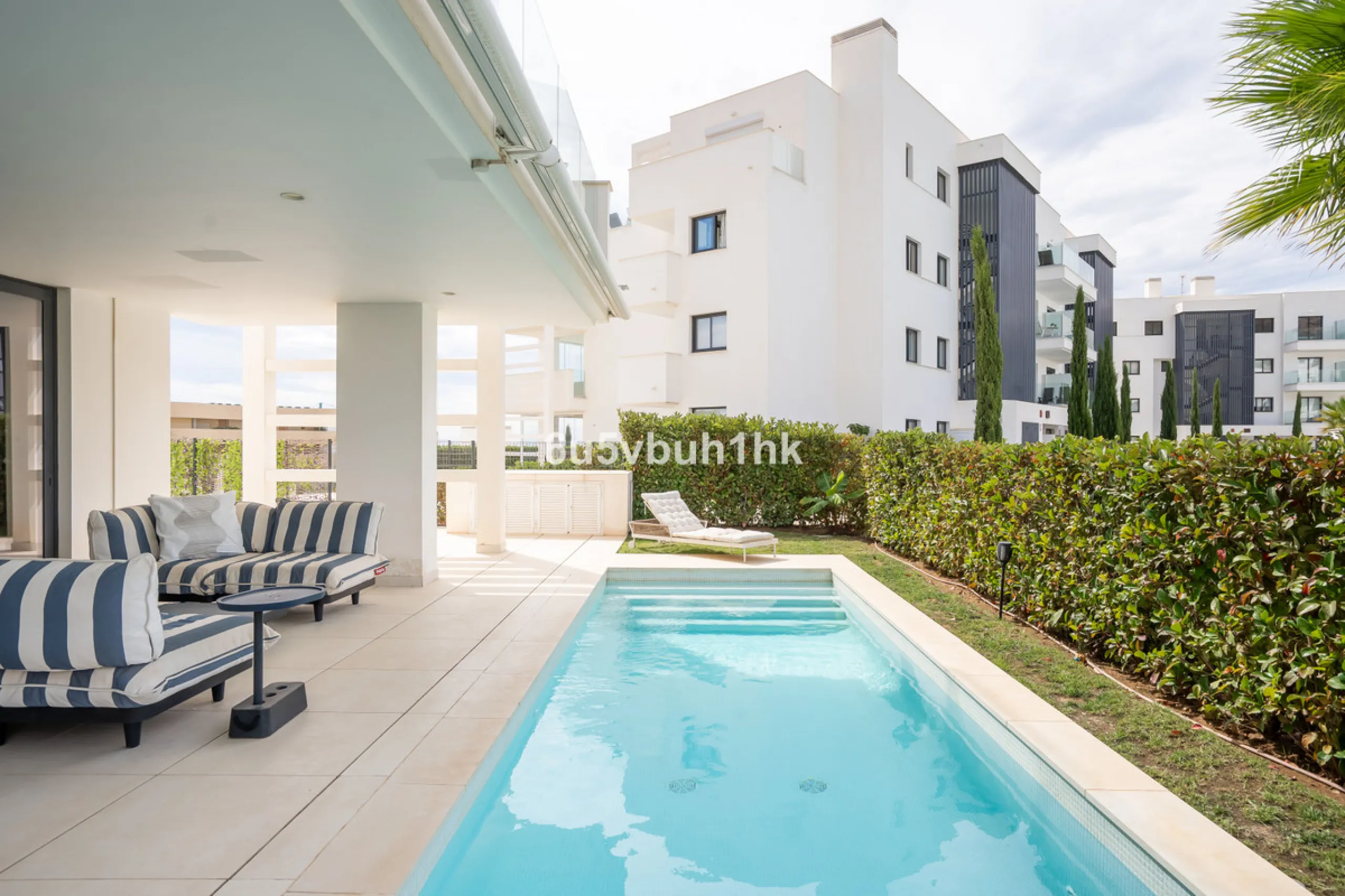 Apartment - Ground Floor Apartment в продаже в Fuengirola, Málaga. В доме 3 спален и 2 ванных комнат. Площадь дома 159 м². Площадь участка 387 м²