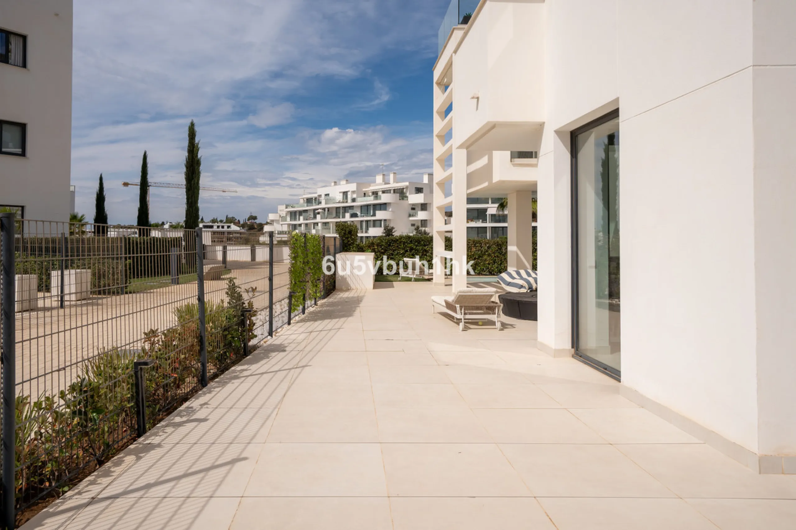 Apartment - Ground Floor Apartment в продаже в Fuengirola, Málaga. В доме 3 спален и 2 ванных комнат. Площадь дома 159 м². Площадь участка 387 м²