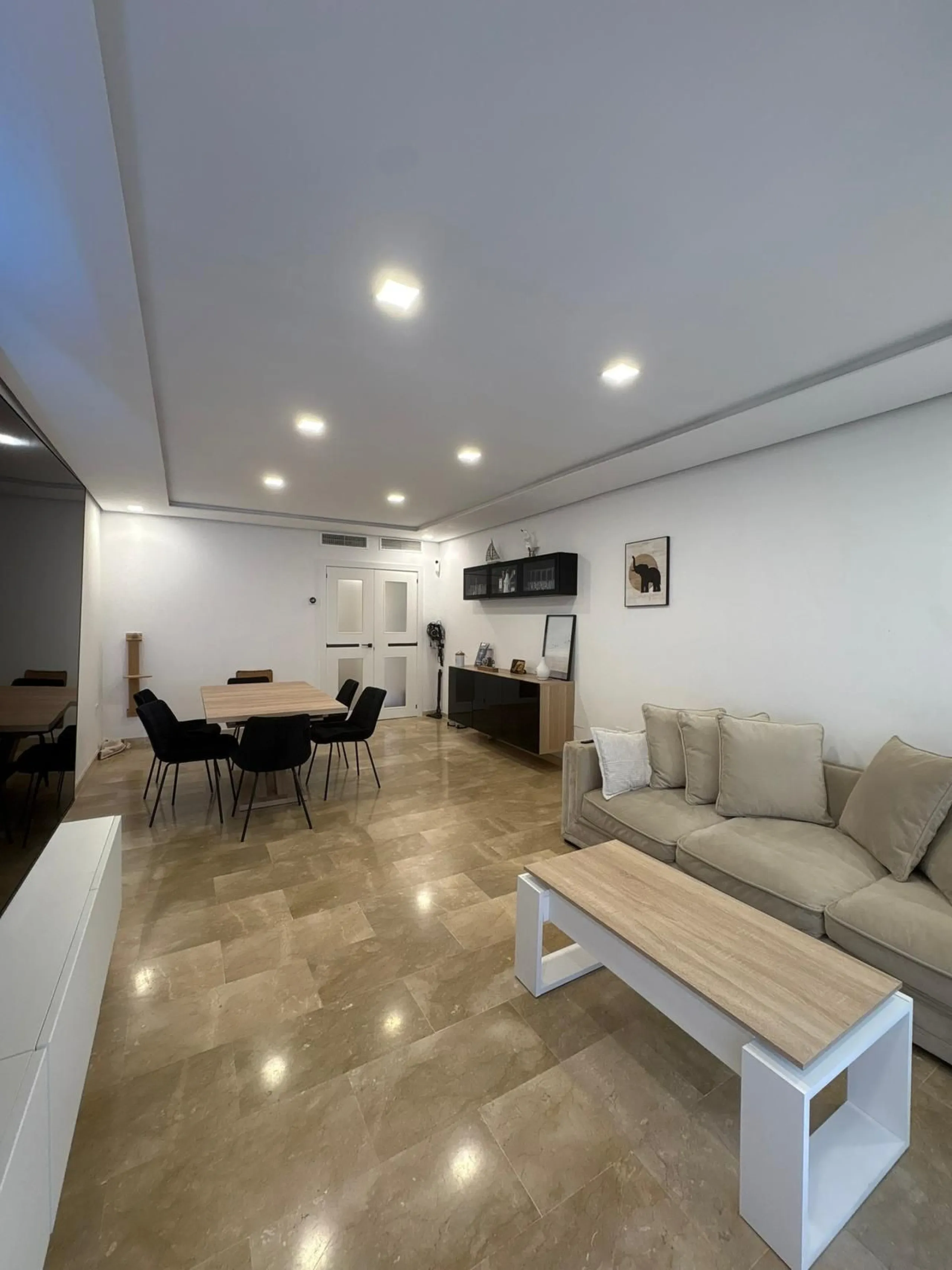 Spacious Ground-Floor Apartment in La Concha-Resina Golf, Estepona – Huge Terrace, Renovated Interiors, and Resort Amenities!