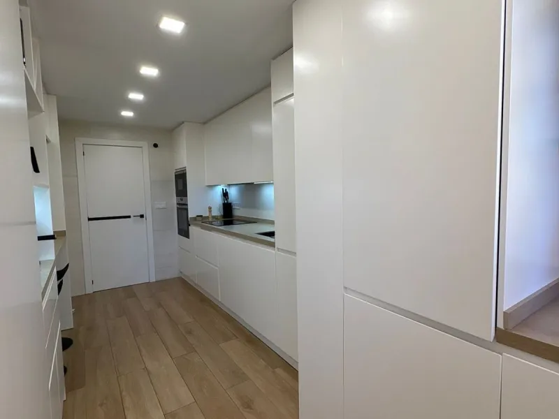 Spacious Ground-Floor Apartment in La Concha-Resina Golf, Estepona – Huge Terrace, Renovated Interiors, and Resort Amenities!