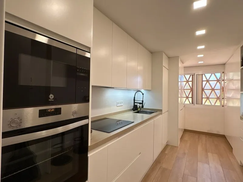 Spacious Ground-Floor Apartment in La Concha-Resina Golf, Estepona – Huge Terrace, Renovated Interiors, and Resort Amenities!