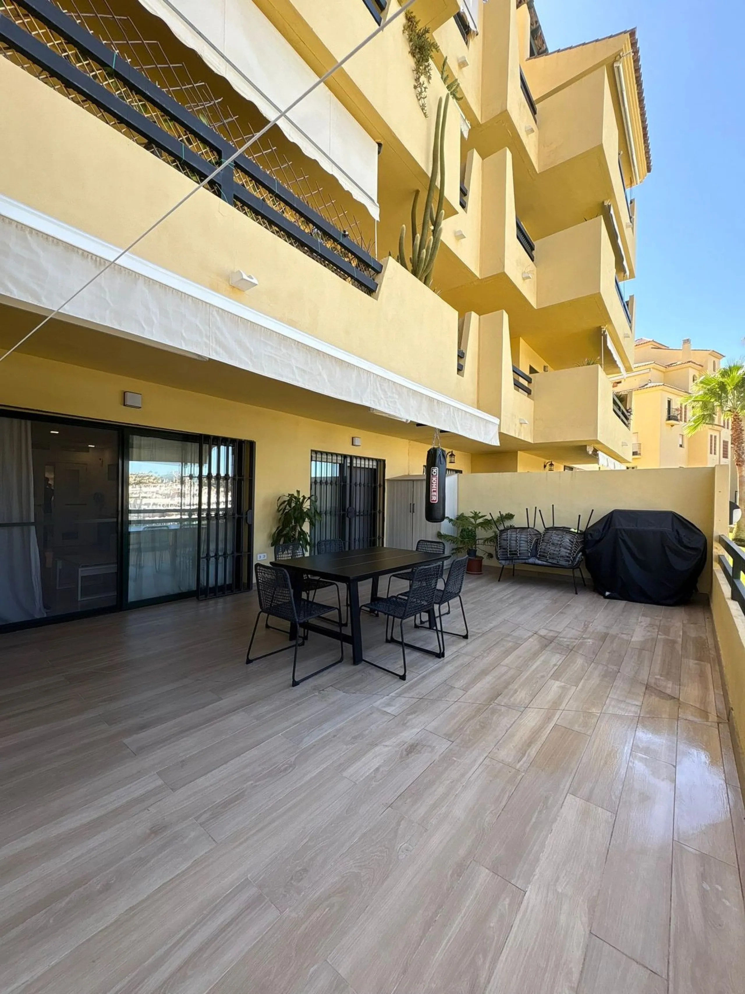 Spacious Ground-Floor Apartment in La Concha-Resina Golf, Estepona – Huge Terrace, Renovated Interiors, and Resort Amenities!