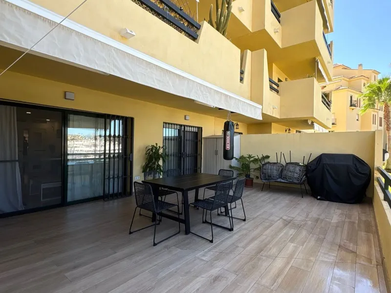 Spacious Ground-Floor Apartment in La Concha-Resina Golf, Estepona – Huge Terrace, Renovated Interiors, and Resort Amenities!