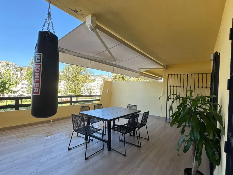 Spacious Ground-Floor Apartment in La Concha-Resina Golf, Estepona – Huge Terrace, Renovated Interiors, and Resort Amenities!
