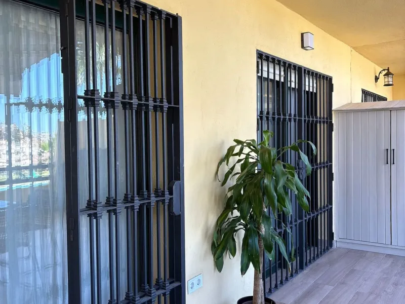 Spacious Ground-Floor Apartment in La Concha-Resina Golf, Estepona – Huge Terrace, Renovated Interiors, and Resort Amenities!