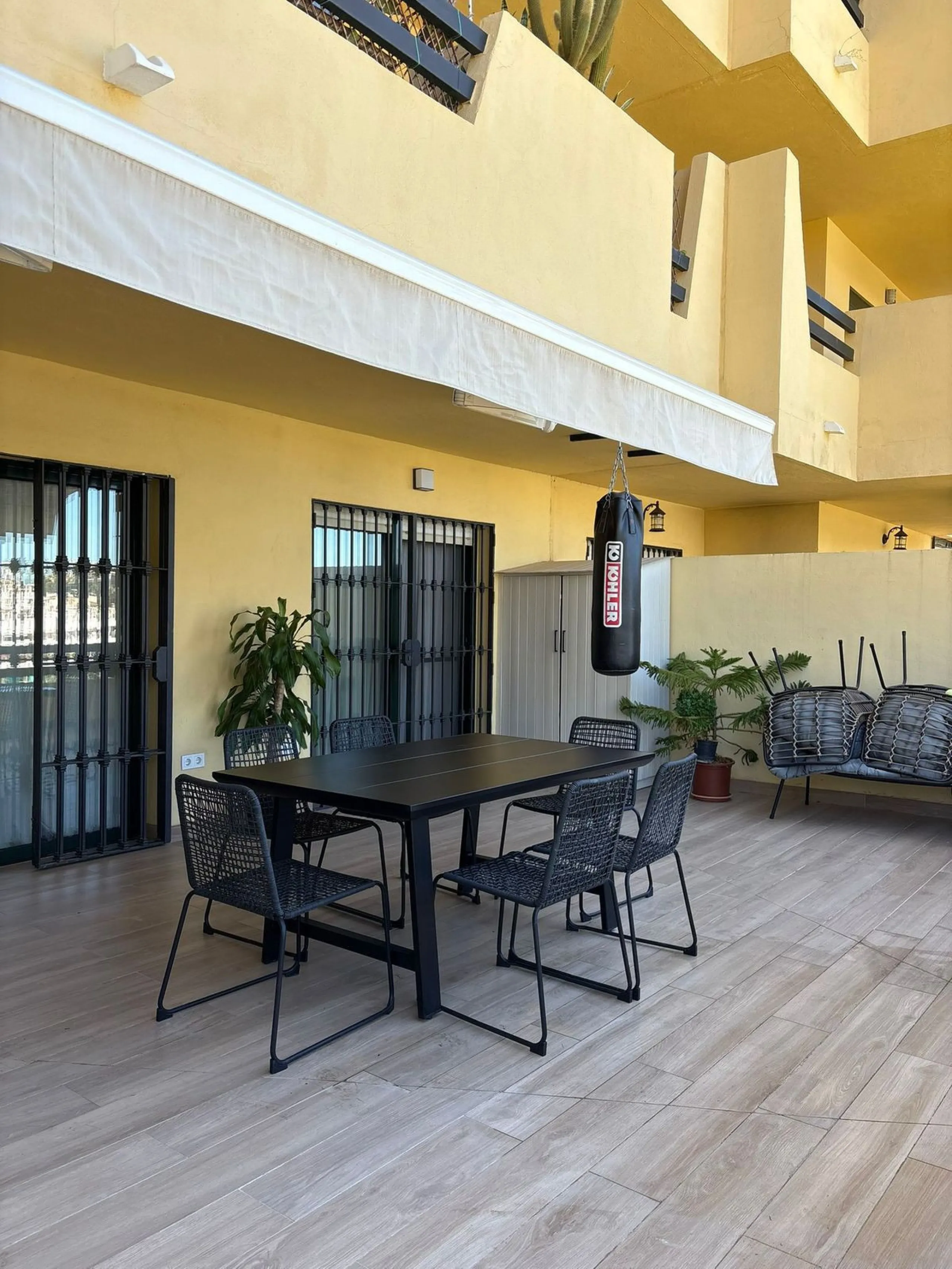 Spacious Ground-Floor Apartment in La Concha-Resina Golf, Estepona – Huge Terrace, Renovated Interiors, and Resort Amenities!