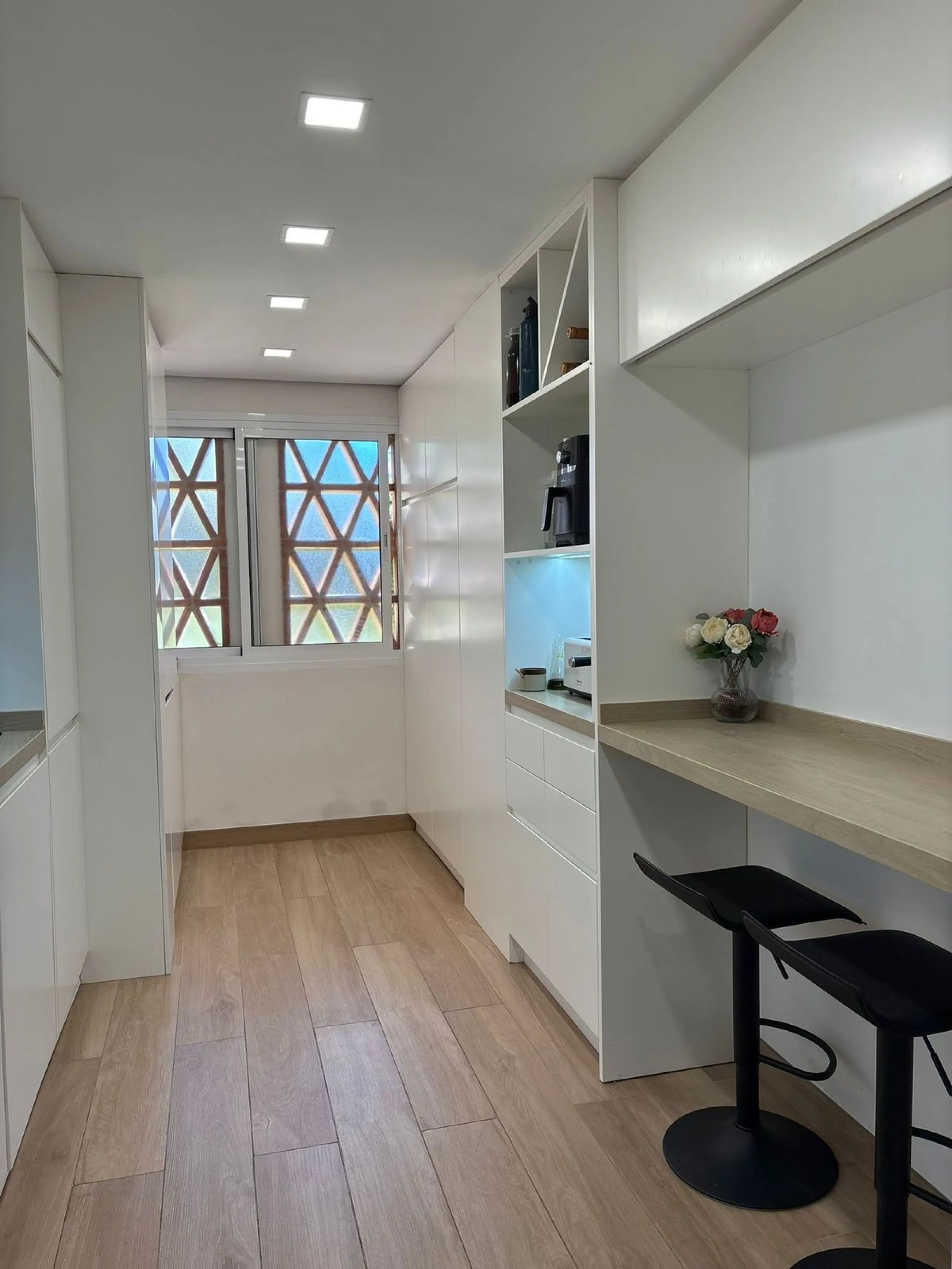 Spacious Ground-Floor Apartment in La Concha-Resina Golf, Estepona – Huge Terrace, Renovated Interiors, and Resort Amenities!