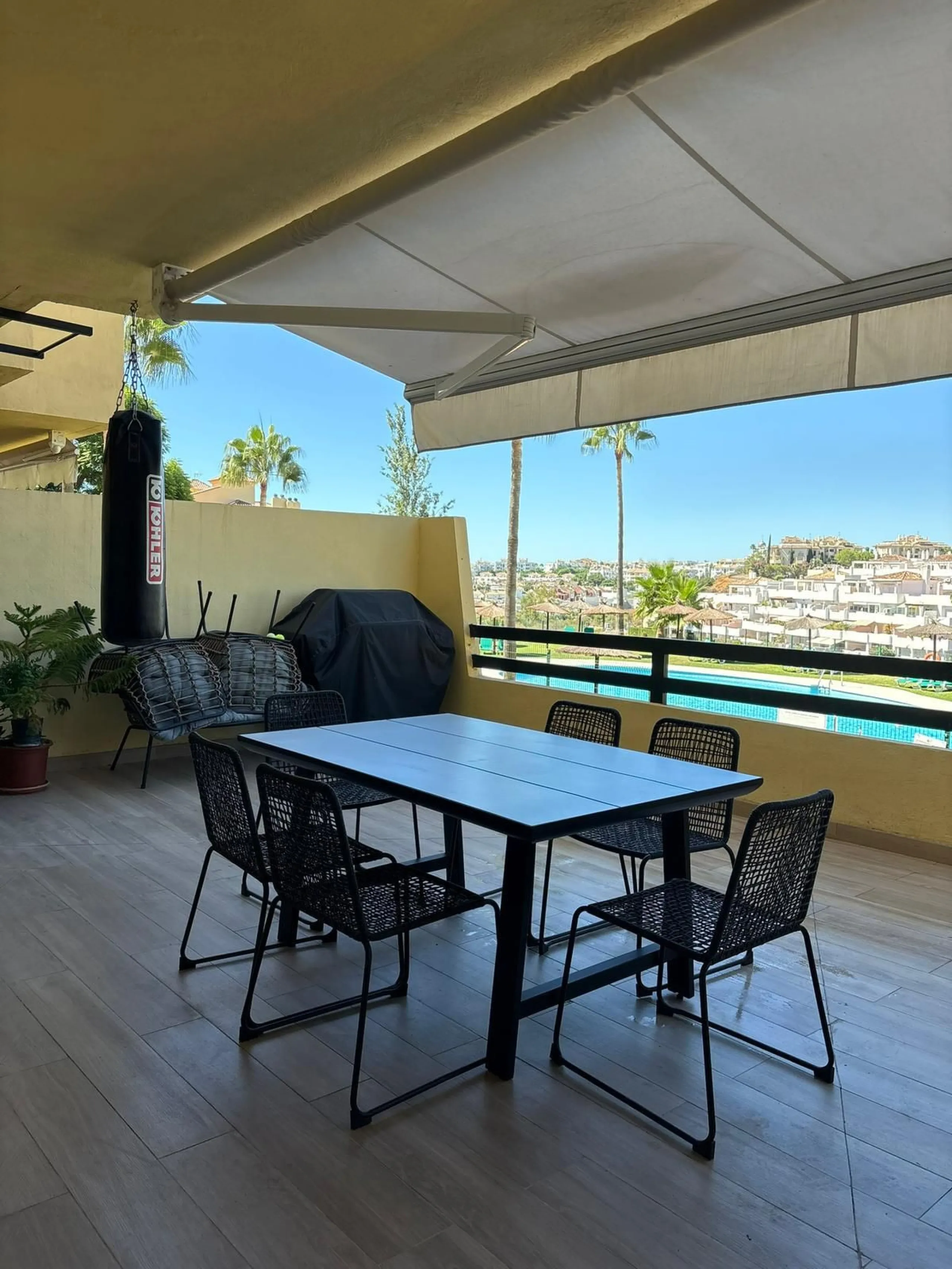 Spacious Ground-Floor Apartment in La Concha-Resina Golf, Estepona – Huge Terrace, Renovated Interiors, and Resort Amenities!