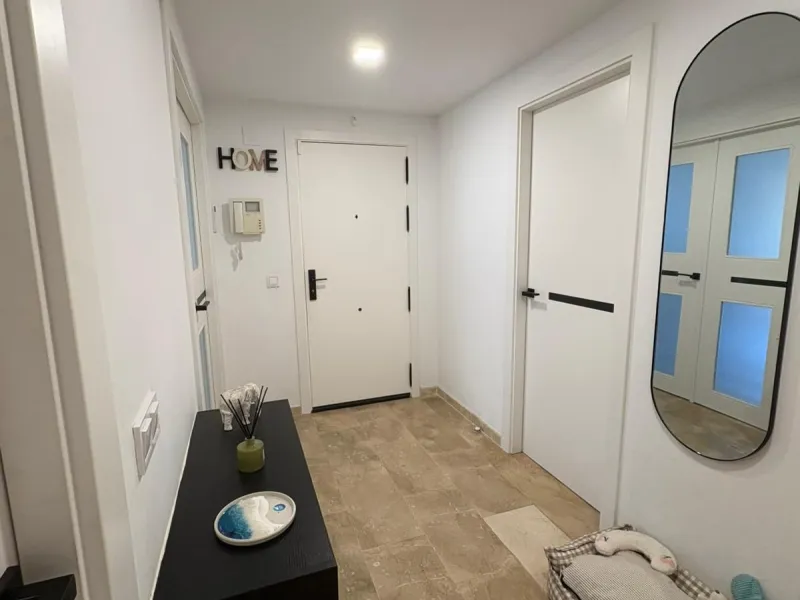 Spacious Ground-Floor Apartment in La Concha-Resina Golf, Estepona – Huge Terrace, Renovated Interiors, and Resort Amenities!