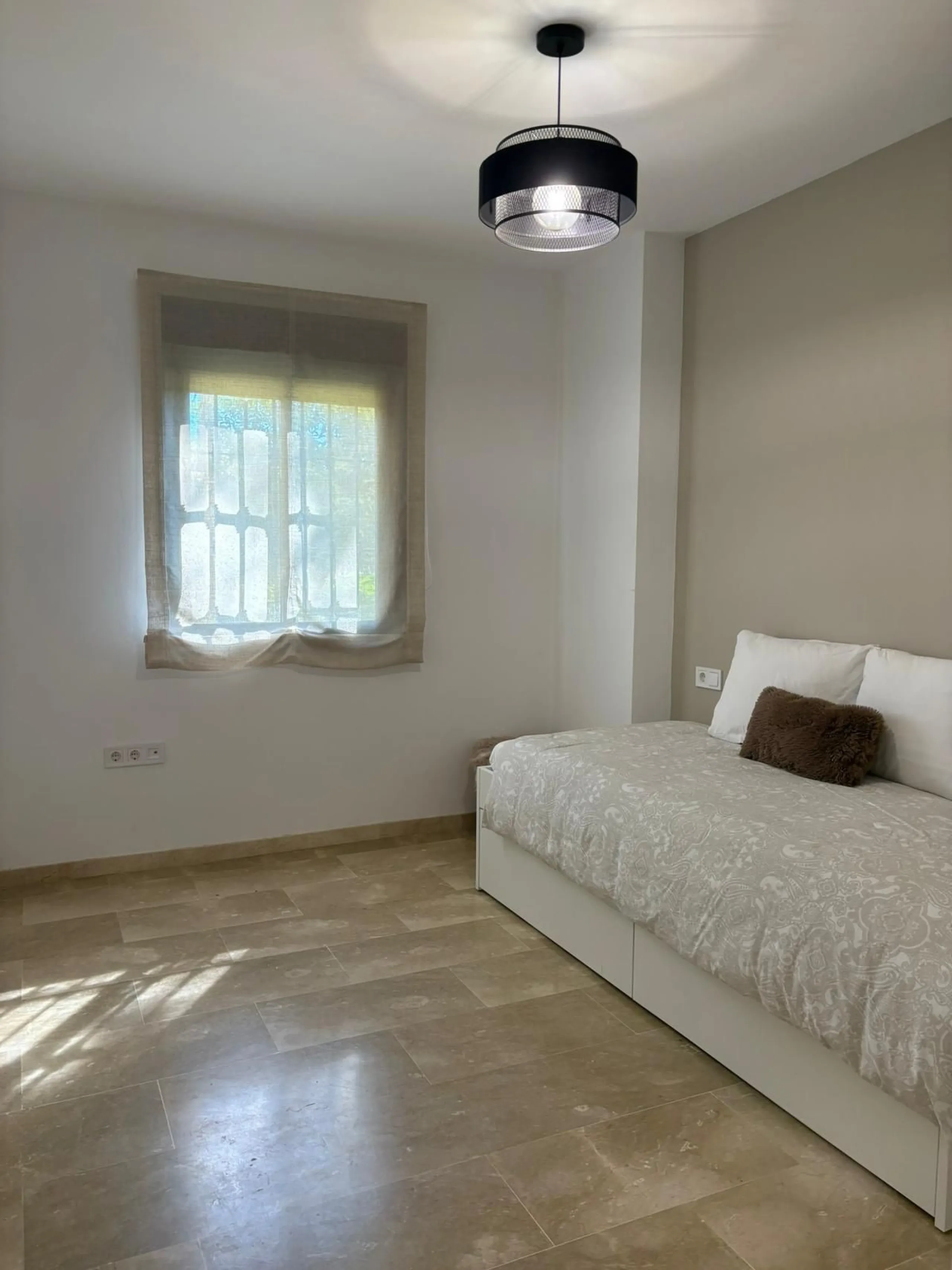 Spacious Ground-Floor Apartment in La Concha-Resina Golf, Estepona – Huge Terrace, Renovated Interiors, and Resort Amenities!