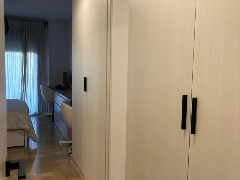 Spacious Ground-Floor Apartment in La Concha-Resina Golf, Estepona – Huge Terrace, Renovated Interiors, and Resort Amenities!