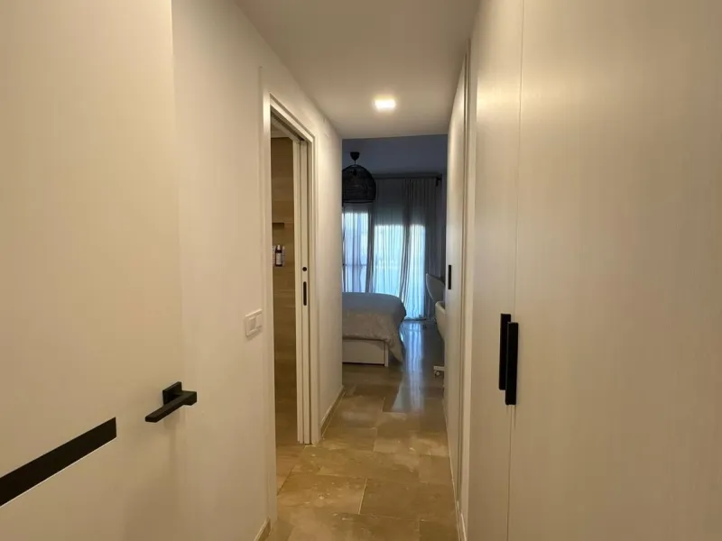 Spacious Ground-Floor Apartment in La Concha-Resina Golf, Estepona – Huge Terrace, Renovated Interiors, and Resort Amenities!