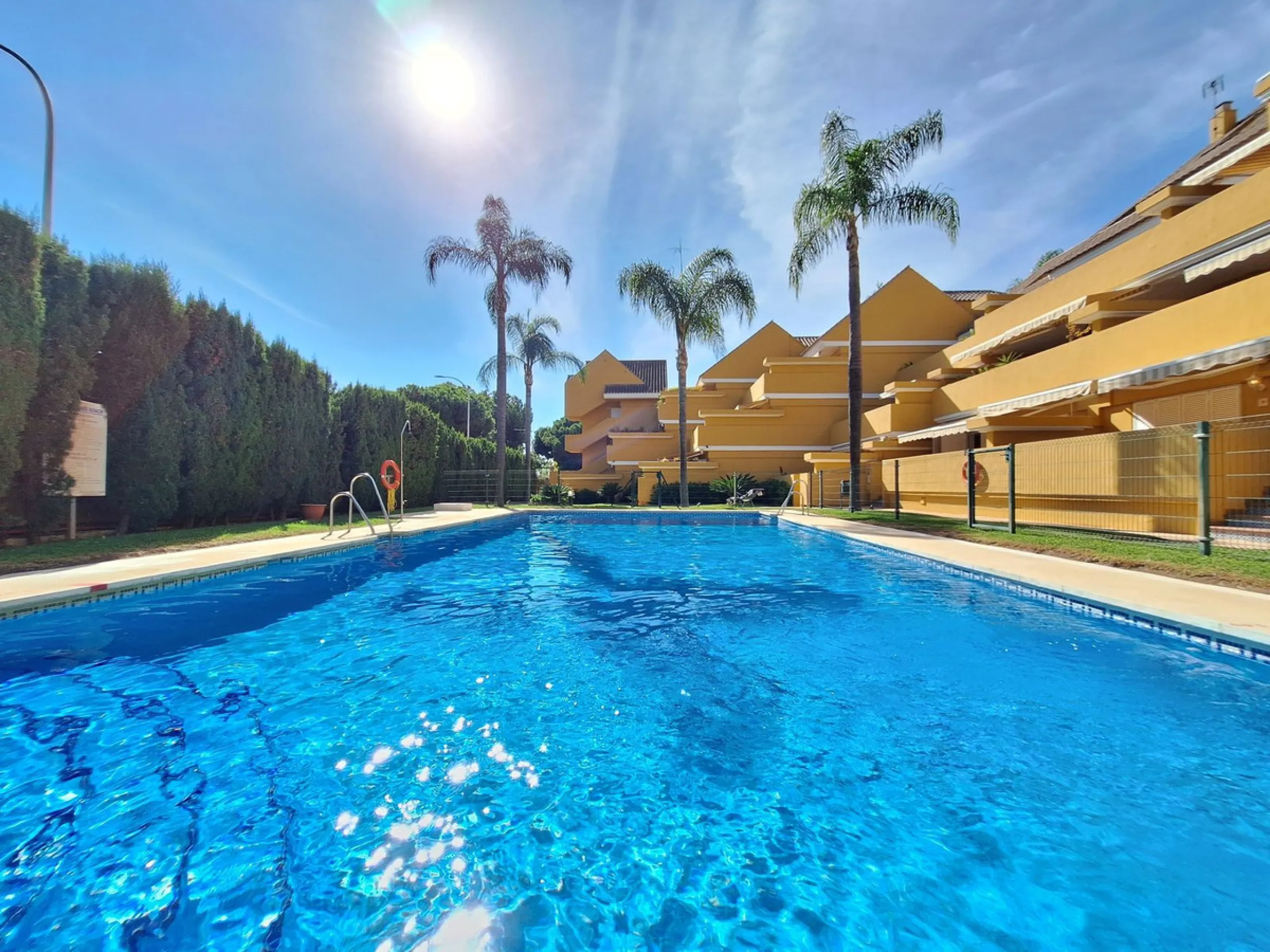 Apartment - Penthouse Duplex в продаже в Marbella, Málaga. В доме 2 спален и 2 ванных комнат. Площадь дома 107 м²