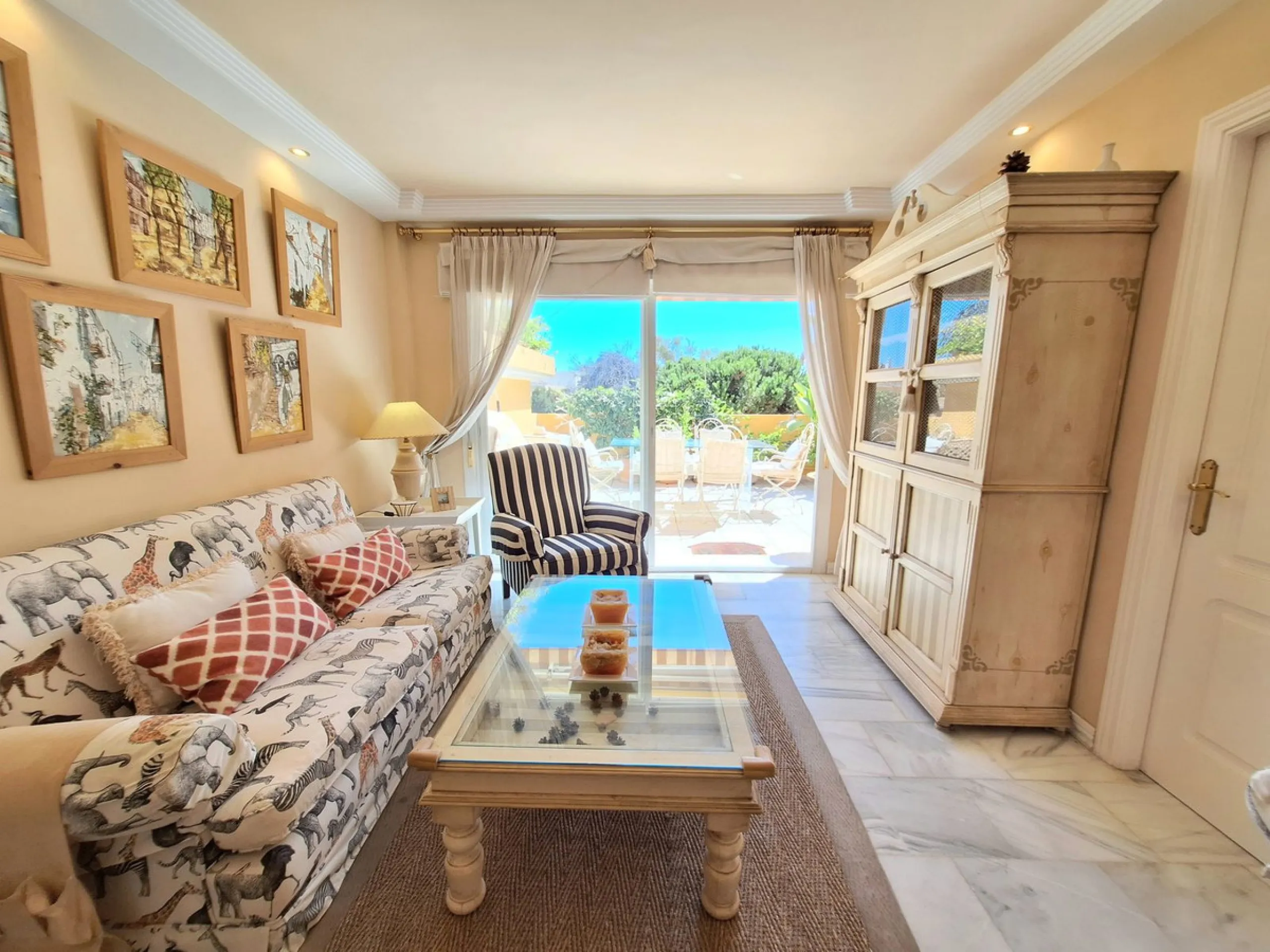 Apartment - Penthouse Duplex в продаже в Marbella, Málaga. В доме 2 спален и 2 ванных комнат. Площадь дома 107 м²