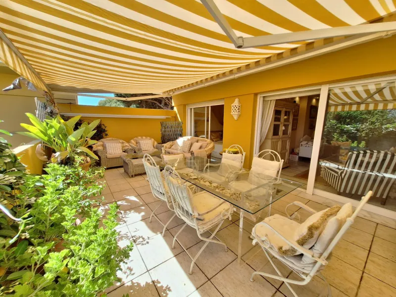 Apartment - Penthouse Duplex в продаже в Marbella, Málaga. В доме 2 спален и 2 ванных комнат. Площадь дома 107 м²