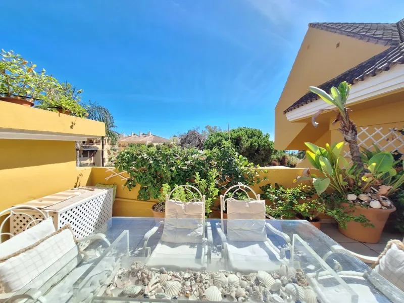 Apartment - Penthouse Duplex в продаже в Marbella, Málaga. В доме 2 спален и 2 ванных комнат. Площадь дома 107 м²