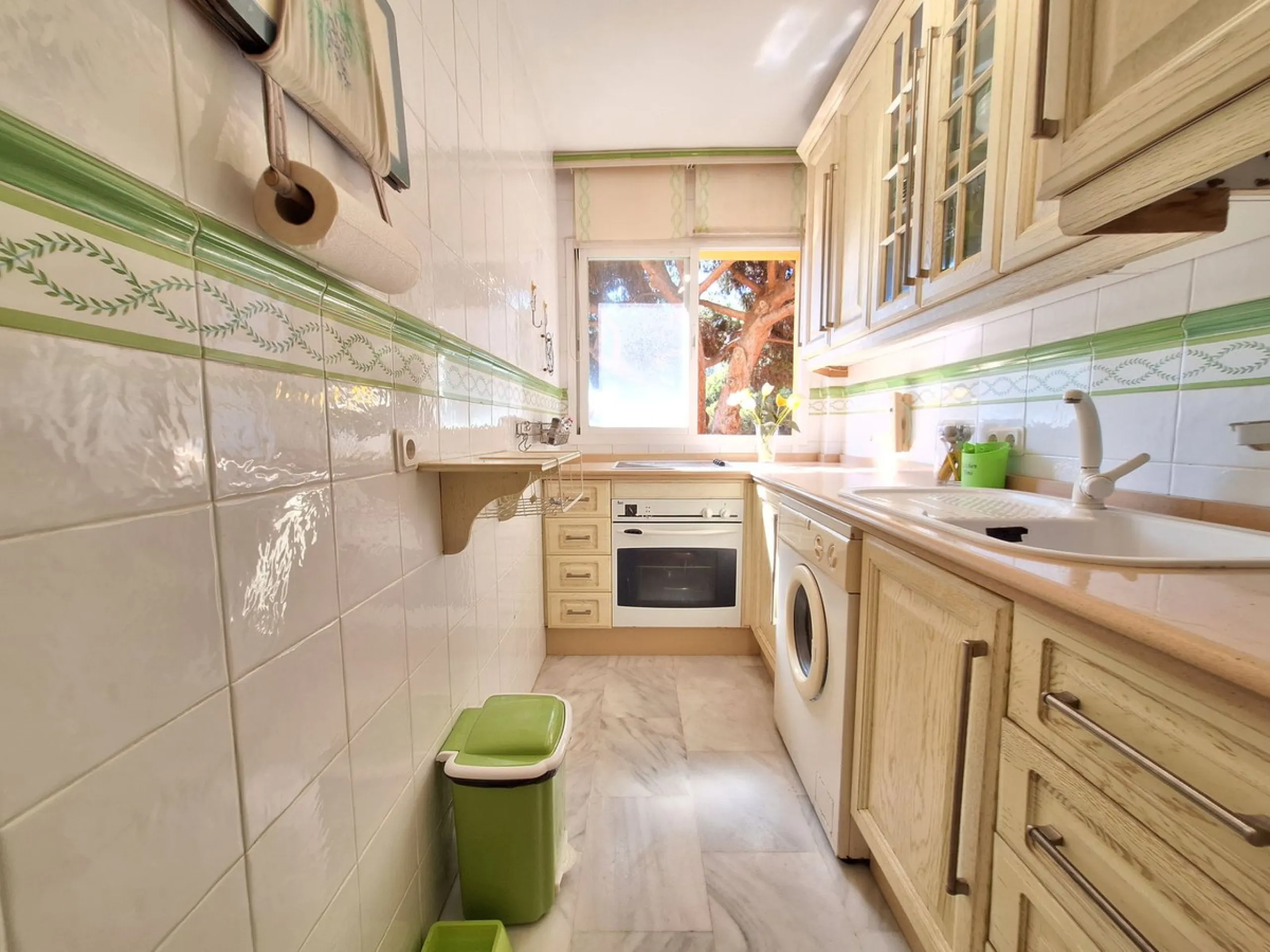 Apartment - Penthouse Duplex в продаже в Marbella, Málaga. В доме 2 спален и 2 ванных комнат. Площадь дома 107 м²