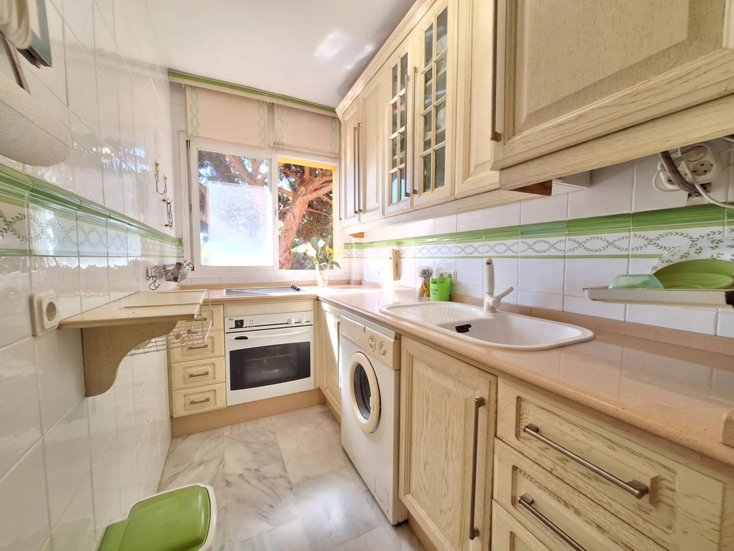 Apartment - Penthouse Duplex в продаже в Marbella, Málaga. В доме 2 спален и 2 ванных комнат. Площадь дома 107 м²